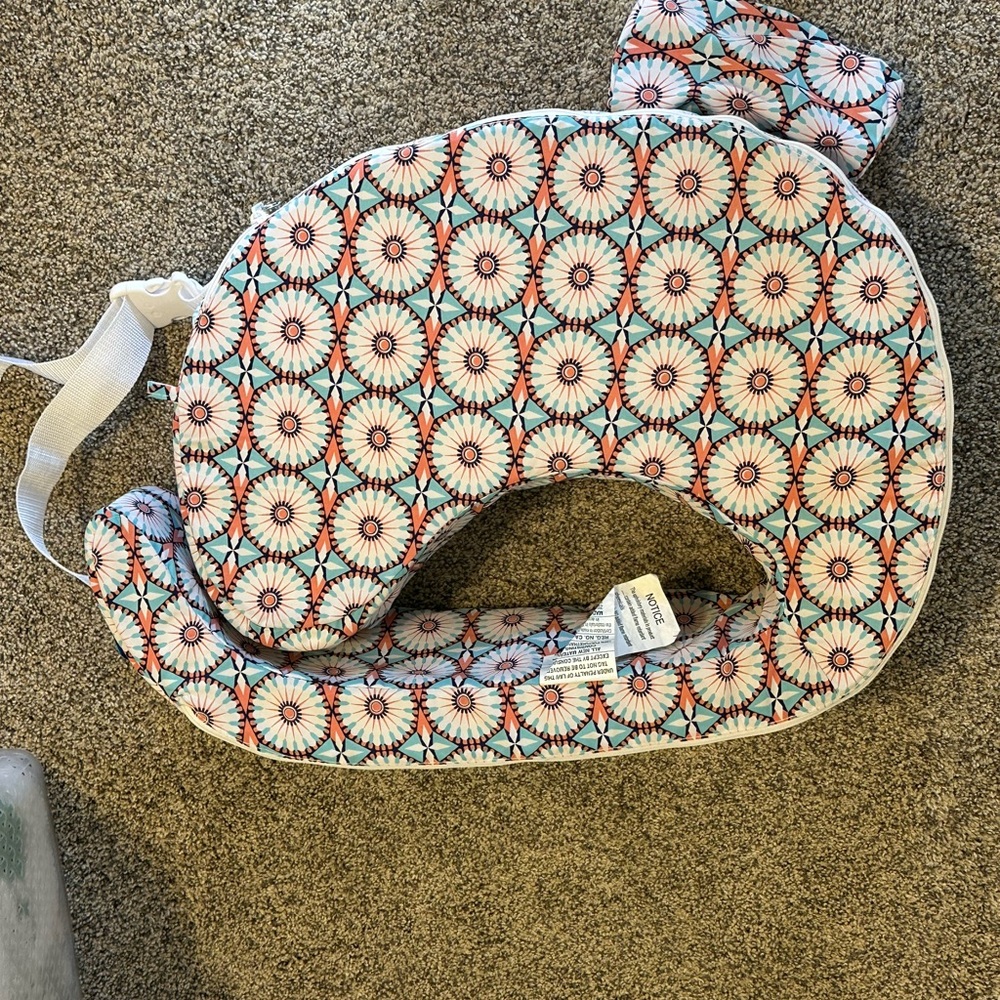 Brest friend nursing pillow - a must have!!